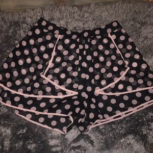 Adorable Polka dot Shorts!! Women’s Small